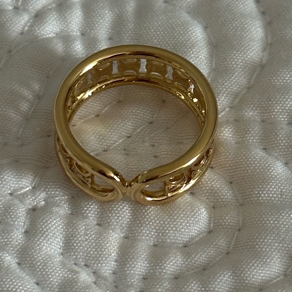 Celine Ring - Picture 2 of 5